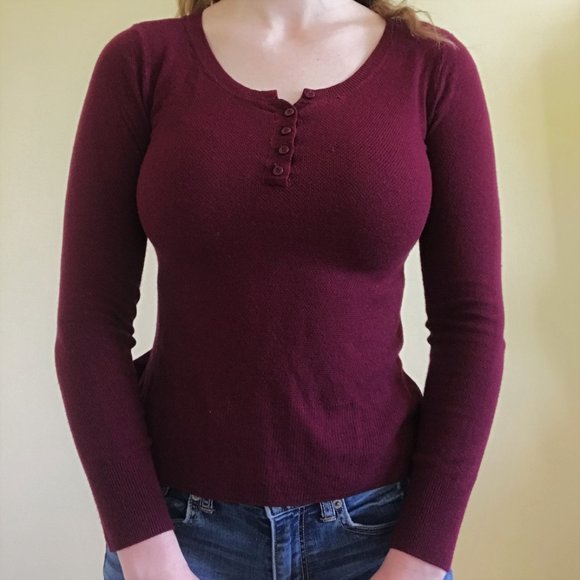 Fitted Burgundy Pullover Sweater with Buttons - Picture 6 of 6